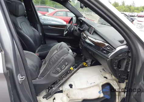 2014 BMW X5 xDrive50I z USA, uszkodzony, nr VIN 5UXKR6C54E0C02423